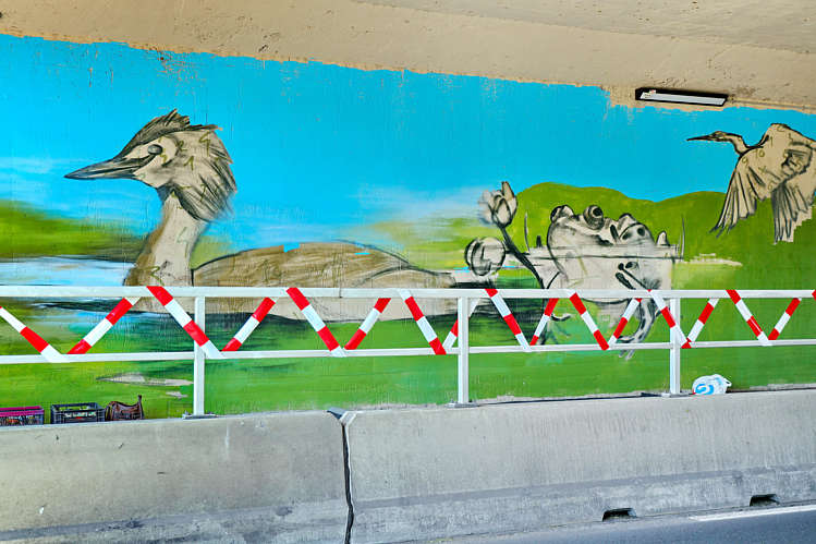 Graffiti-Art in viaduct/tunneltje onder de A12_10